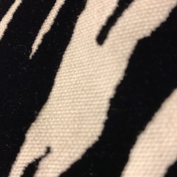 Caught ya lookin’ Large zebra print textured poncho - Picture 7 of 7